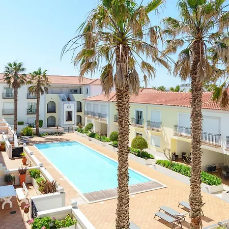 The Lazy Sunbathers, Del Rei, Obidos, B11 * Óbidos