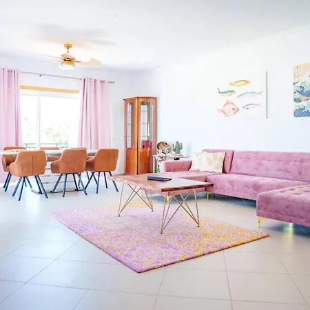 The Lazy Sunbathers, Del Rei, Obidos, B11 Apartament *