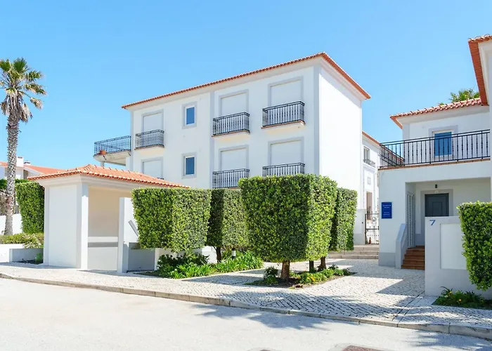 The Lazy Sunbathers, Del Rei, Obidos, B11 Daire